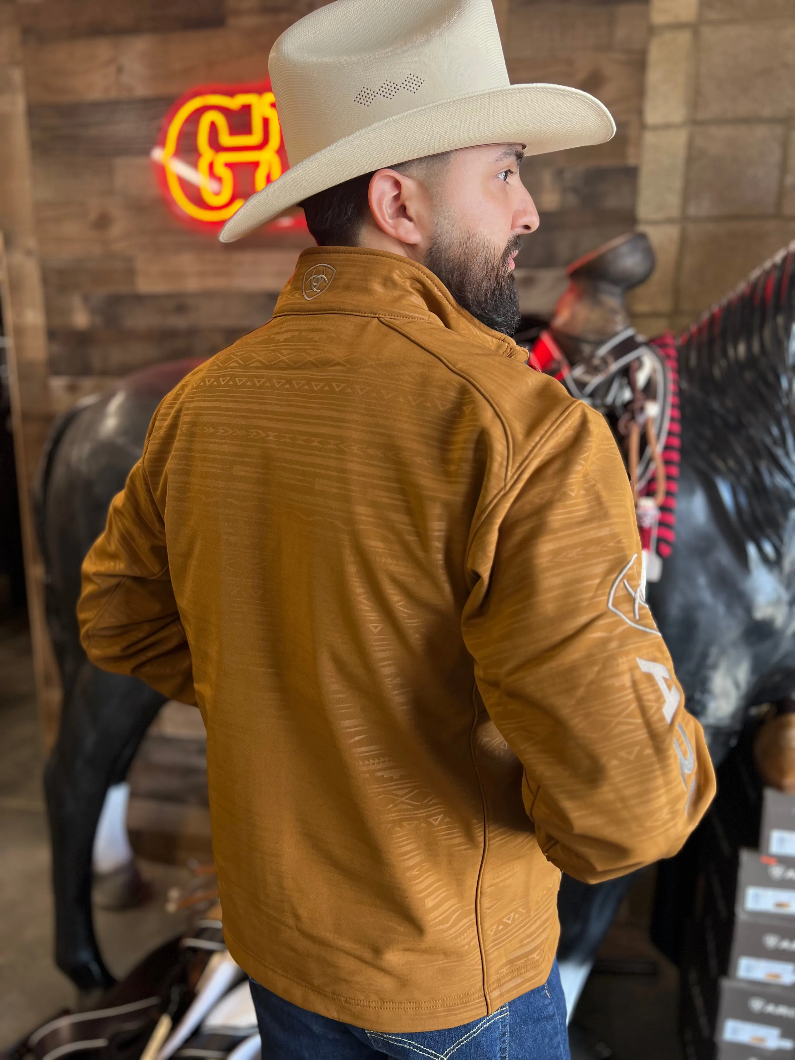 Ariat Men Chestnut Embossed Logo 2.0 Soft-Shell Jacket