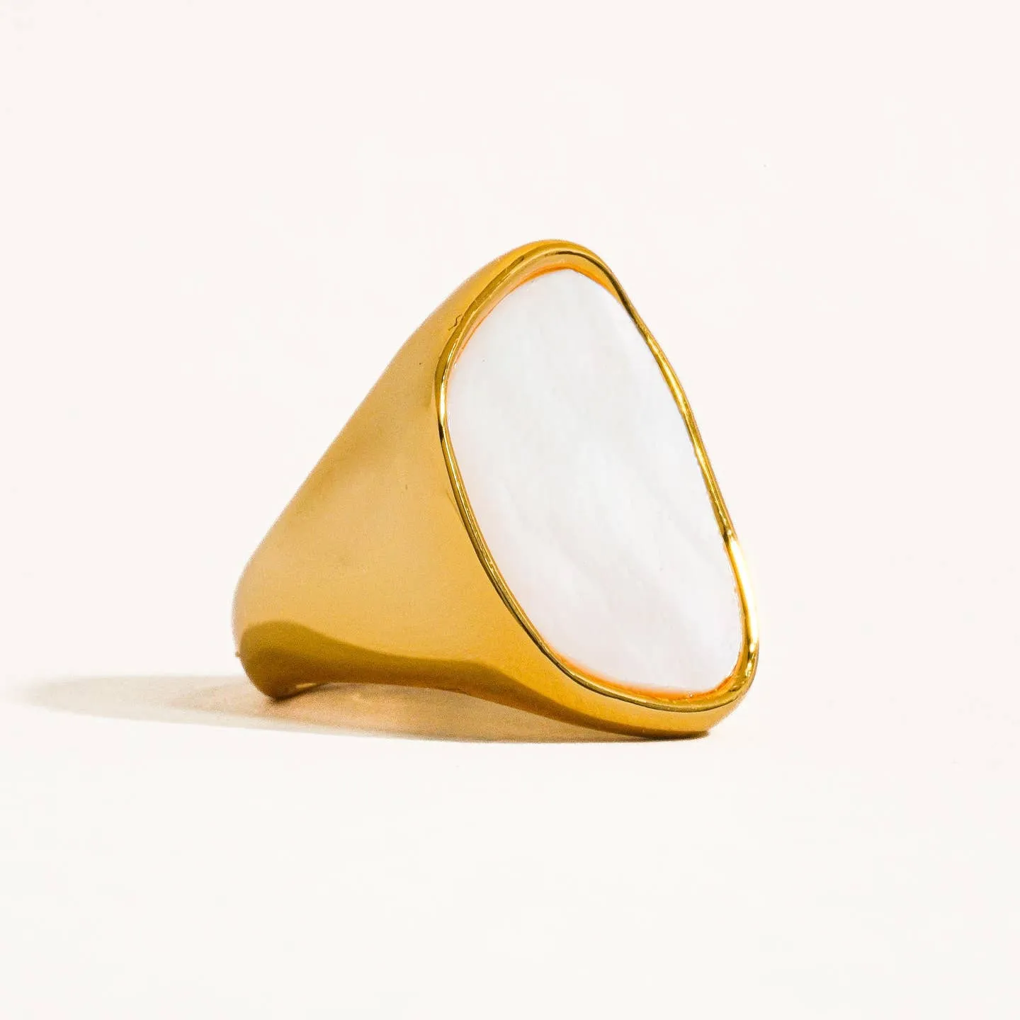 Calypso 18k Gold Natural Shell Statement Ring