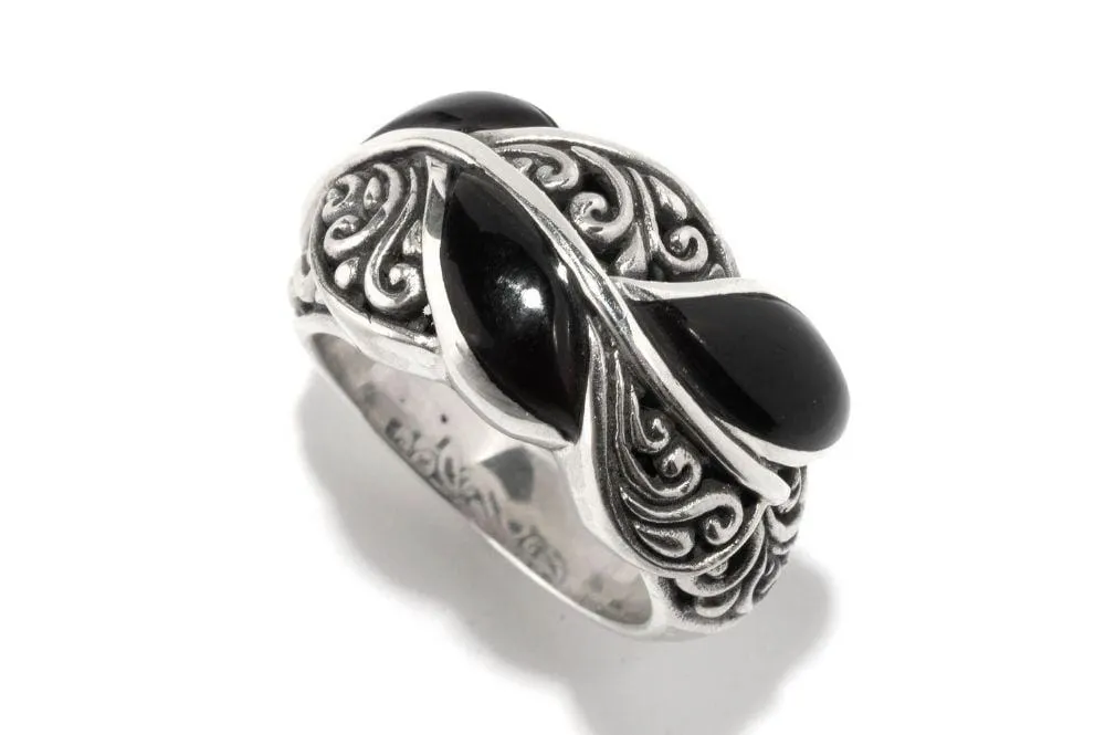 Cascada Leaf Ring- Black Shell