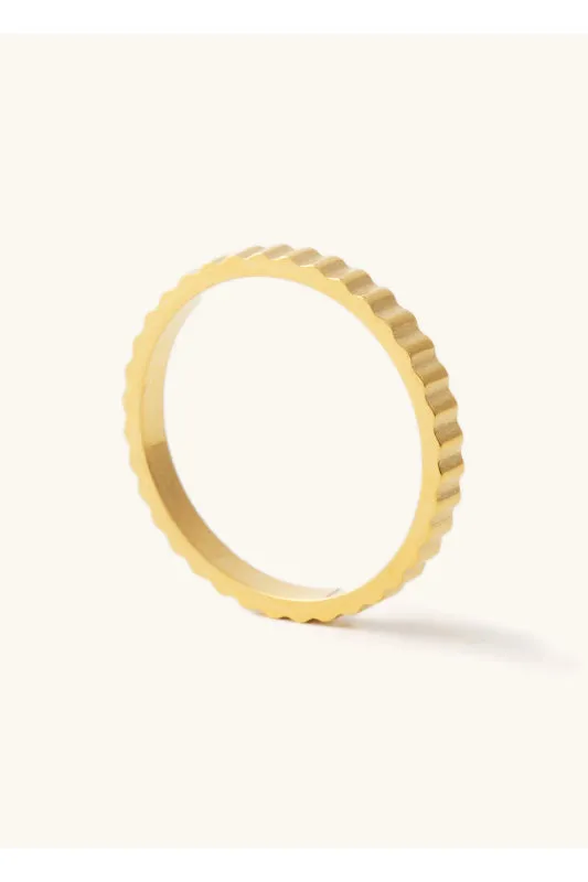 dylan ridged band ring