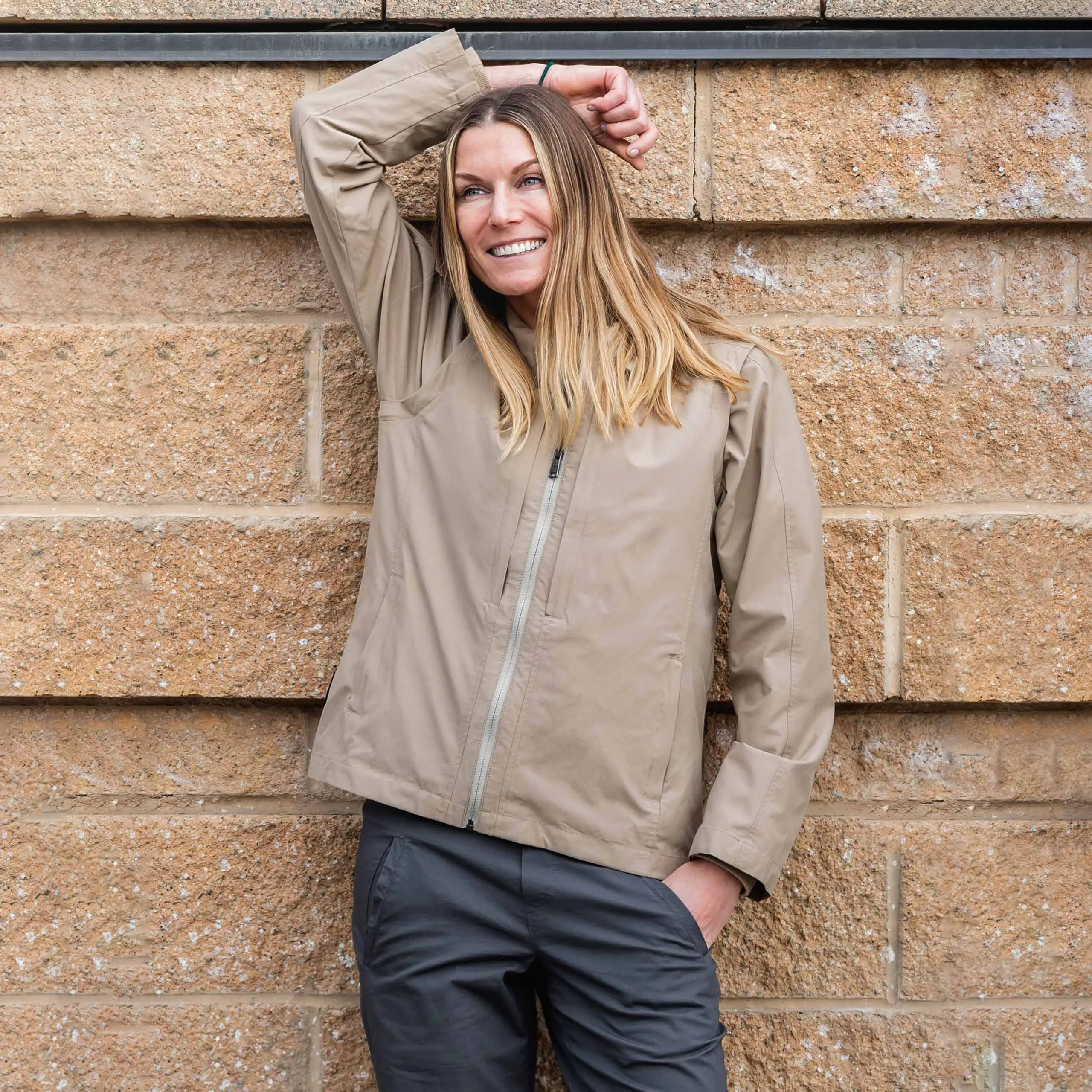 Essential Jacket 2.0 - Women's