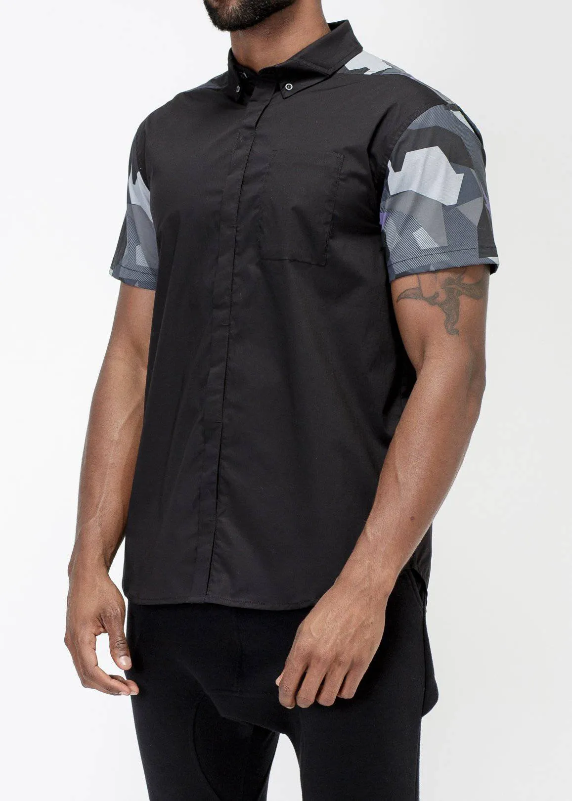 Konus Men's Short Sleeve Button Down Shirt in Black