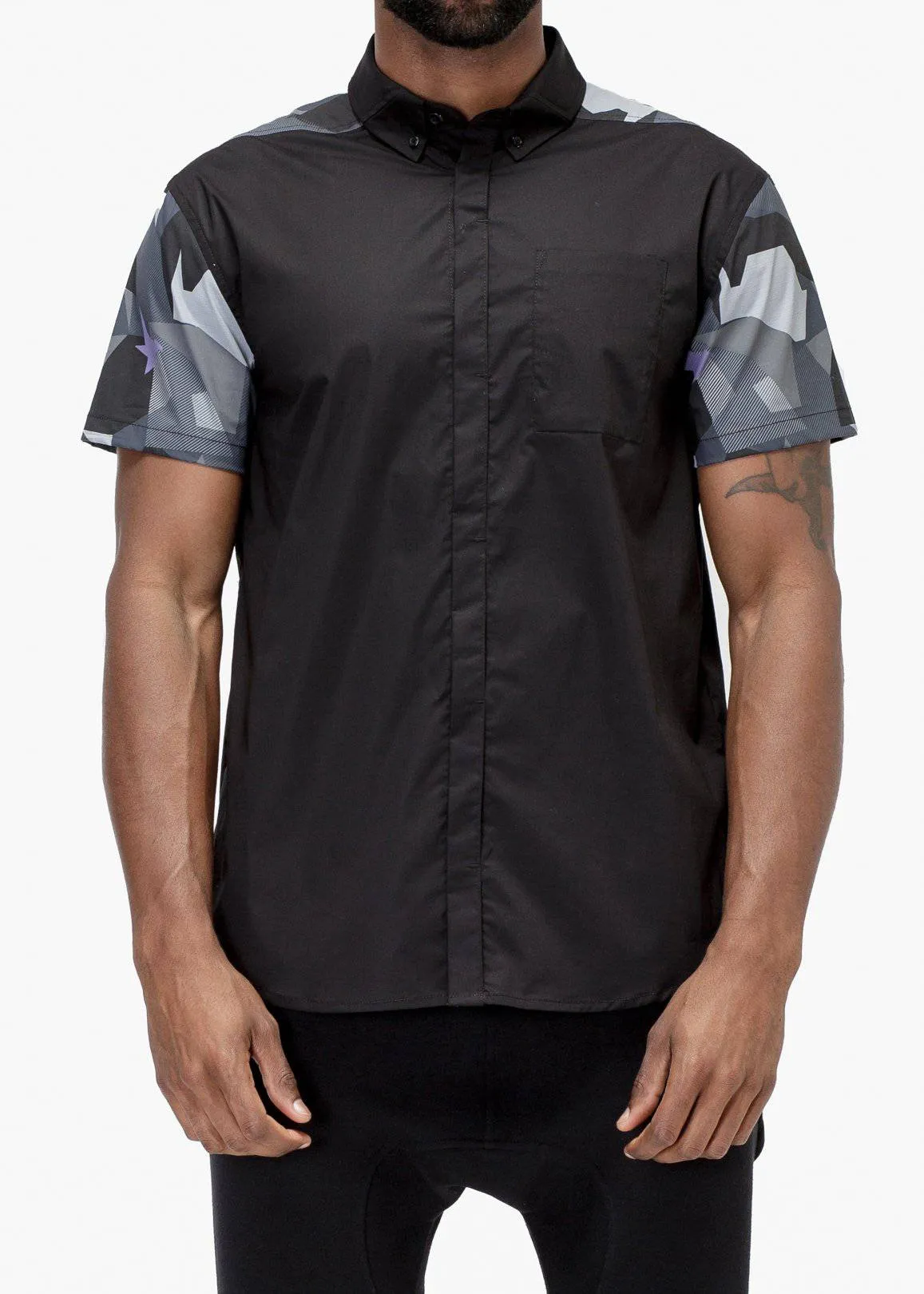 Konus Men's Short Sleeve Button Down Shirt in Black