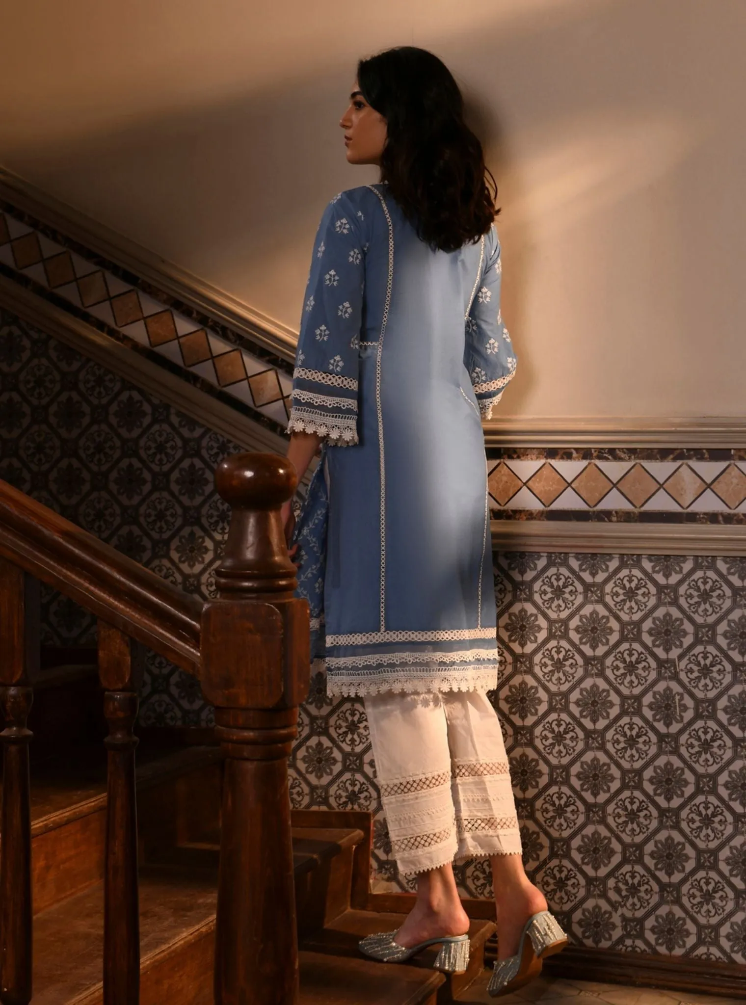 Mulmul Cotton Darya Denim Kurta With Mulmul Cotton Floral Ladder Slim White Pant