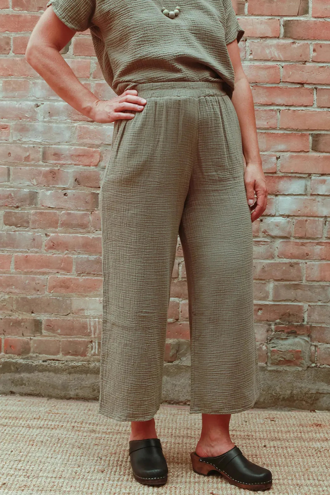 Organic Wide Gauze Pant in Olive