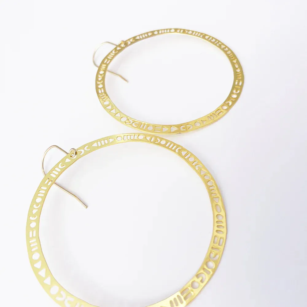 PATTERNED HOOPS Earrings in Gold