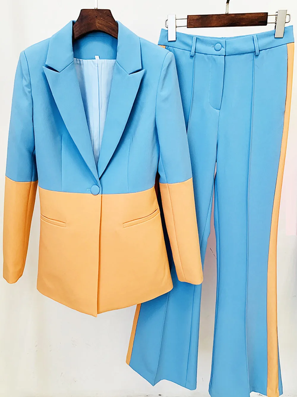 PETELE Blazer & Pants Set in Blue & Orange